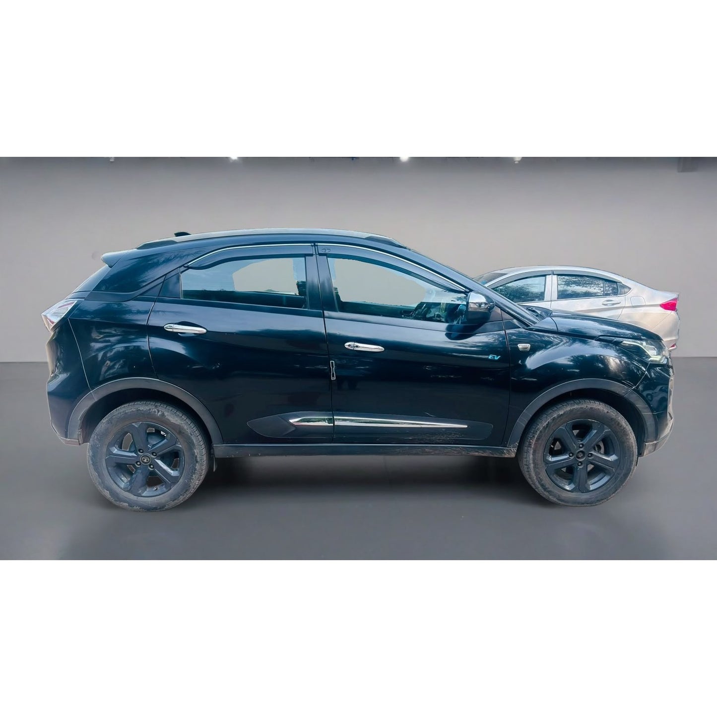 Used Tata Nexon EV XZ+ DK 2022 — Delhi