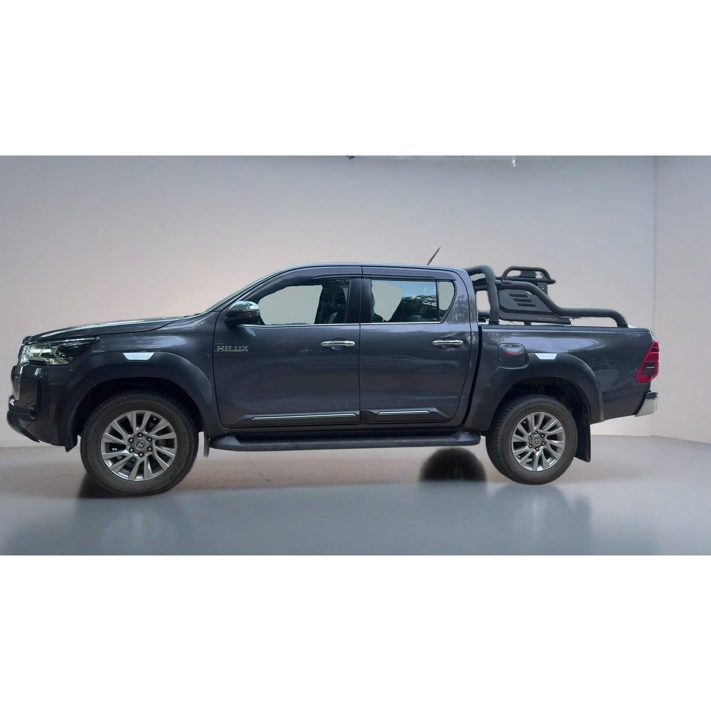 Used Toyota Hilux High AT 2023 — Delhi