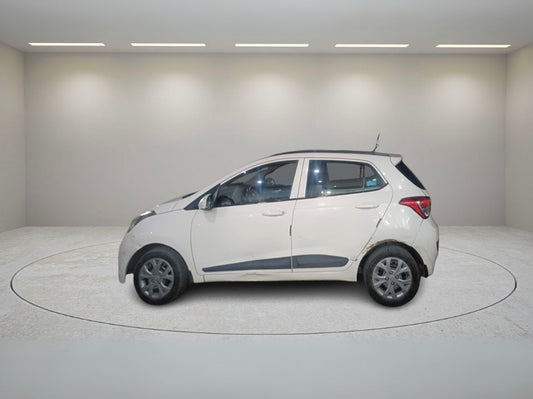 HYUNDAI GRAND I10 SPORTZ 2016