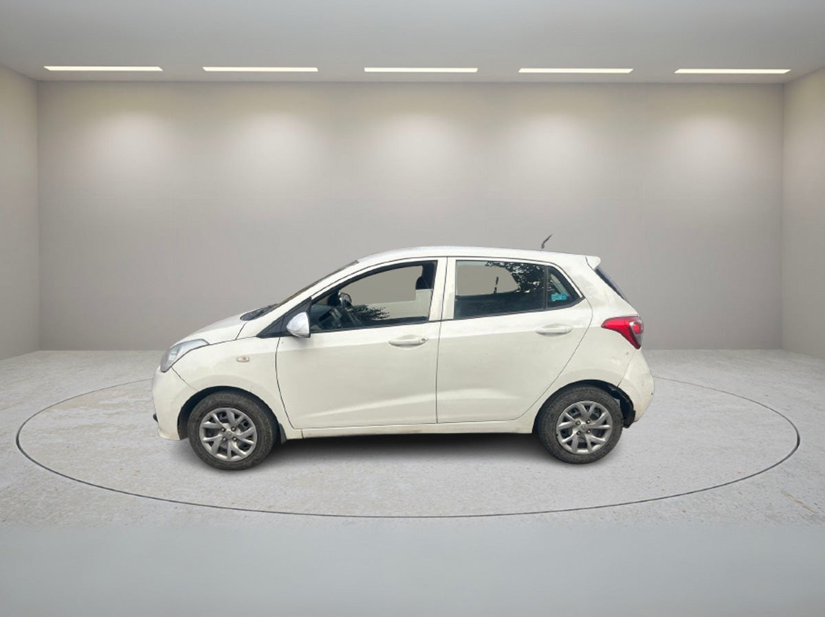 HYUNDAI GRAND I10 SPORTZ 1.2 2017
