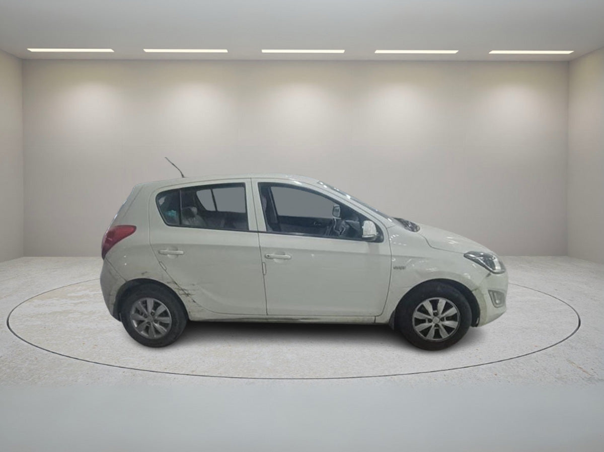 HYUNDAI I20 SPORTZ 2012