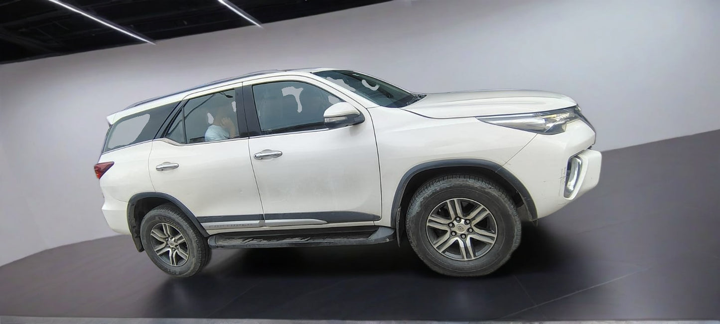 Used Toyota Fortuner 4x2 AT 2017 — Delhi